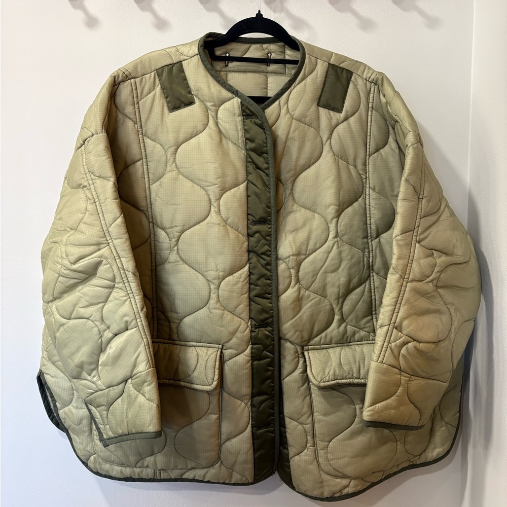 • The Frankie Shop Teddy Quilted Jacket •